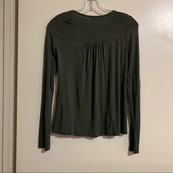 Love, Fire Smocked Olive Army Green Long Sleeve Top Blouse Tee. Size XS - Picture 8 of 8